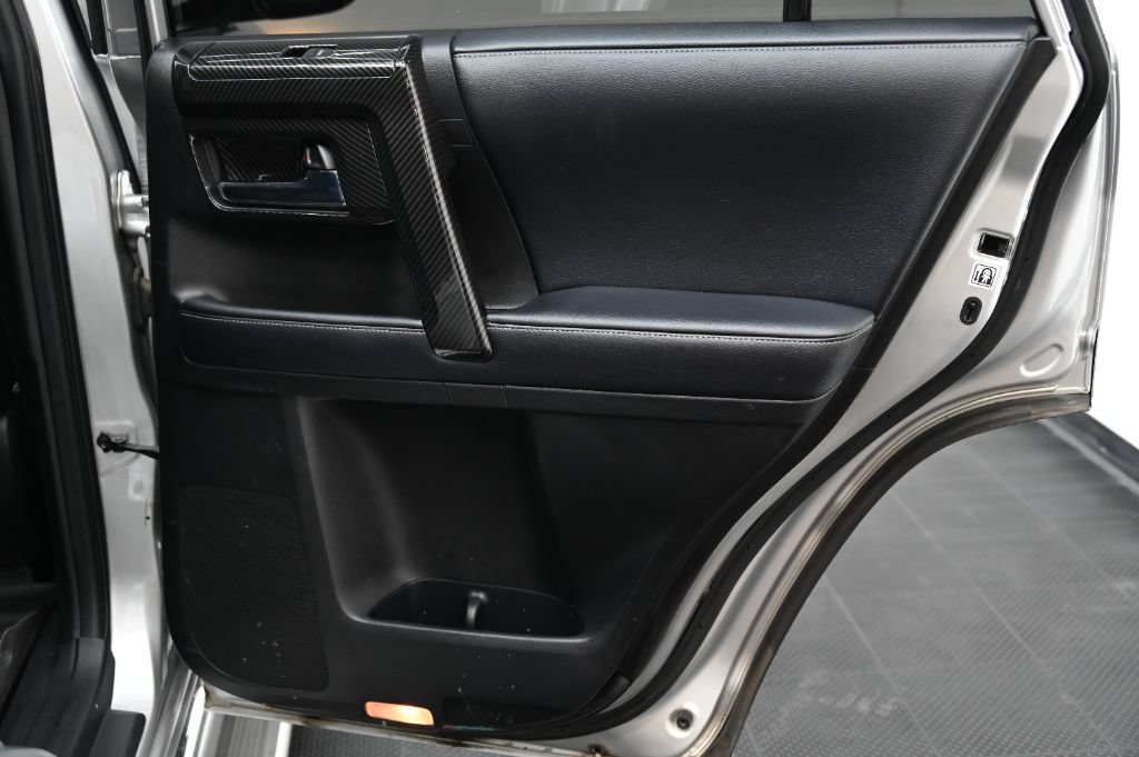 Used 2018 Toyota 4Runner Limited AWD/4WD image 38