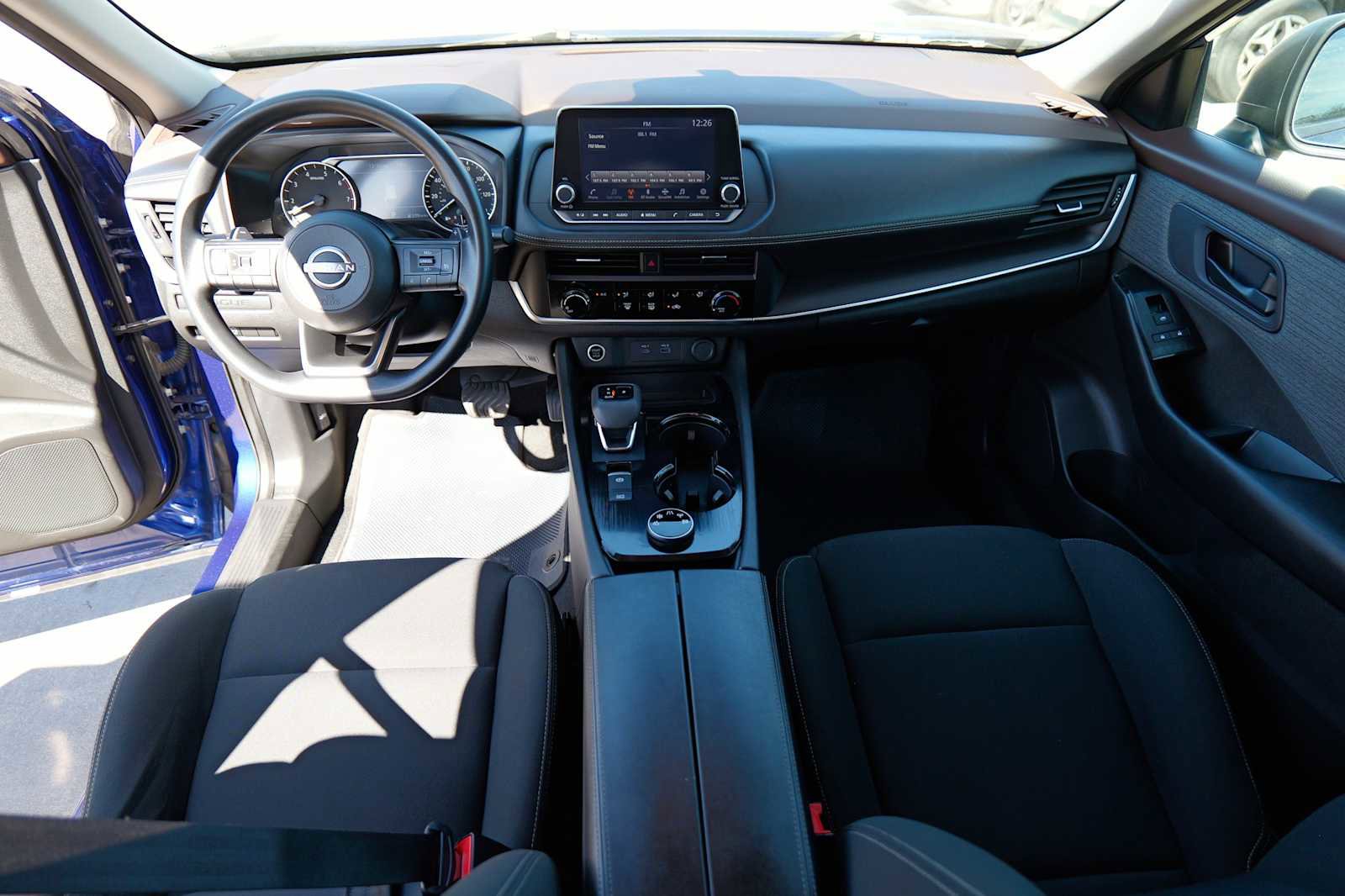 Used 2023 Nissan Rogue S image 25