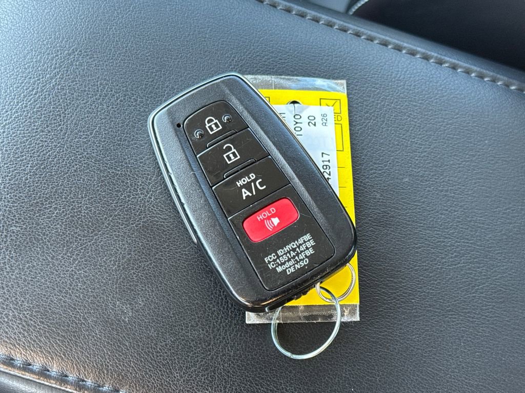 Used 2020 Toyota Prius Prime XLE image 28