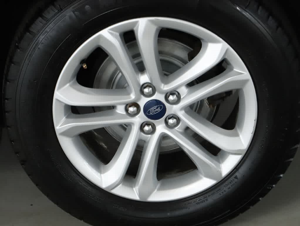 Used 2019 Ford Edge SEL w/ Equipment Group 201A AWD/4WD image 38