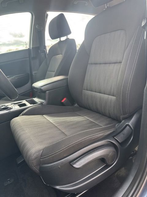 Used 2022 Kia Sportage LX image 14