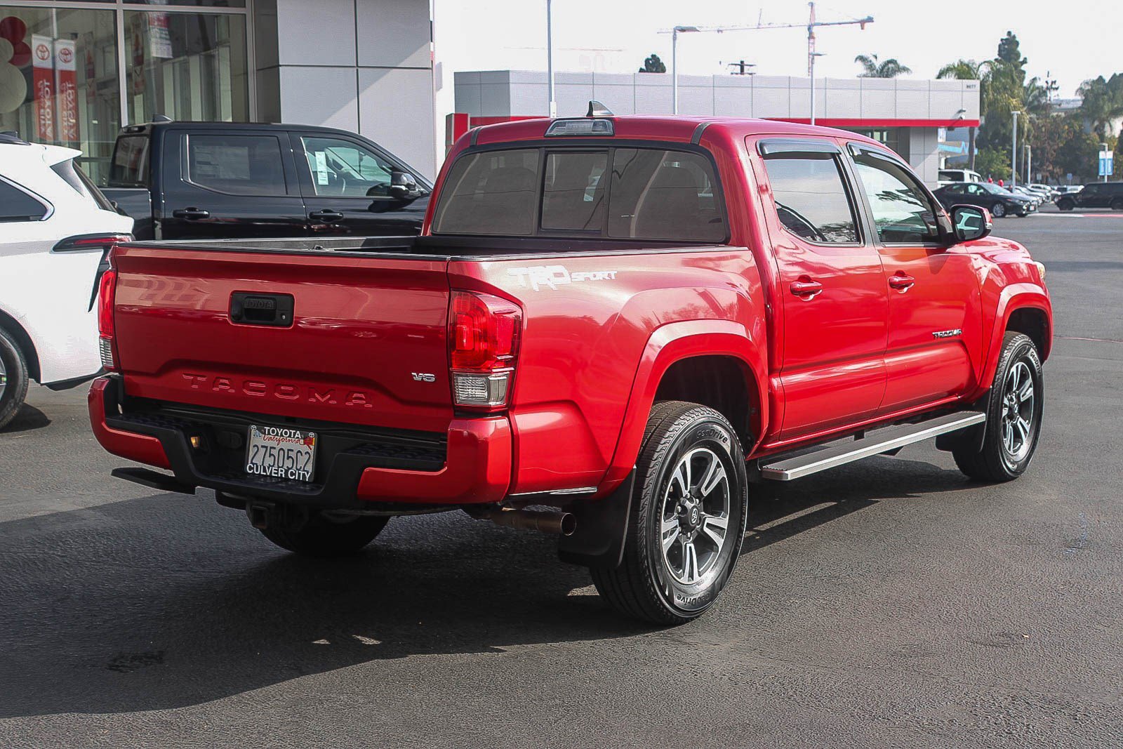 Used 2016 Toyota Tacoma TRD Sport w/ Towing Package image 9