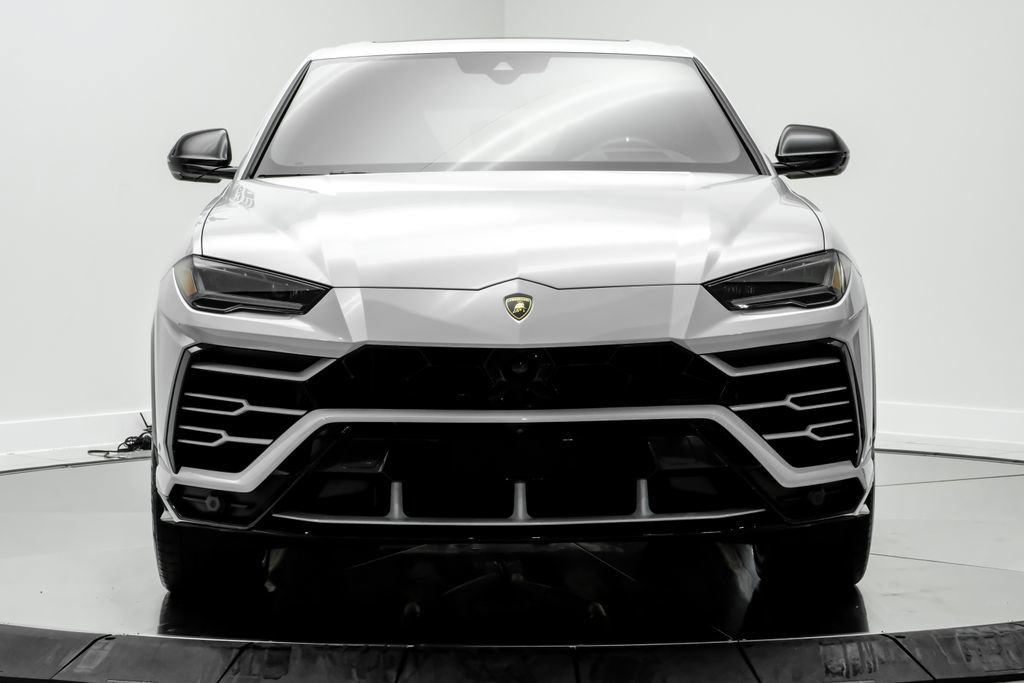 Used 2019 Lamborghini Urus AWD/4WD image 2