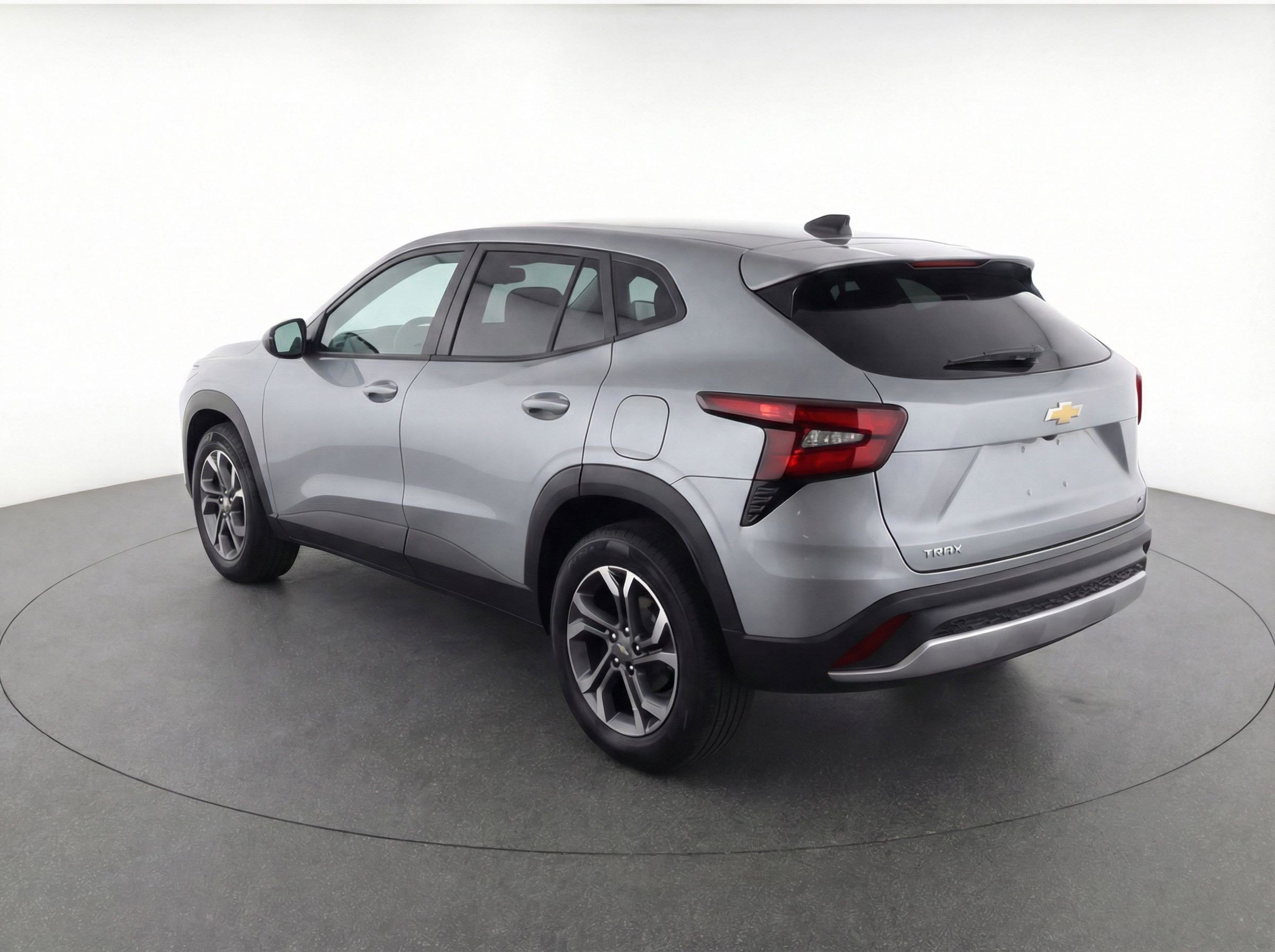 Used 2025 Chevrolet Trax LT w/ LT Convenience Package FWD image 6