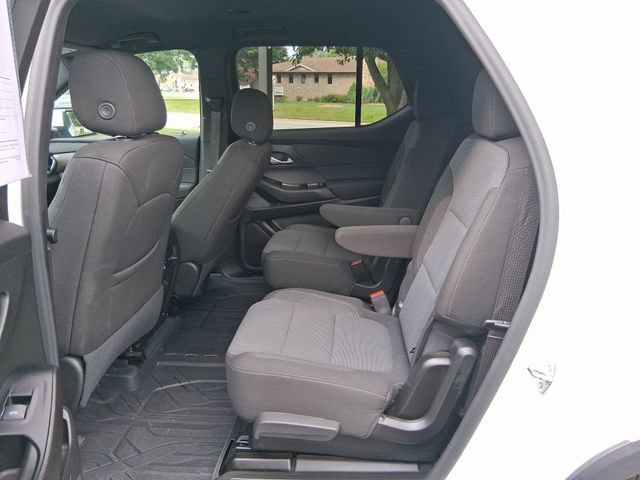 Used 2023 Chevrolet Traverse LT FWD image 17