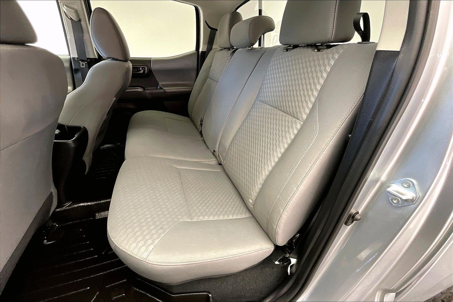 Used 2022 Toyota Tacoma SR w/ SR Convenience Package RWD image 19