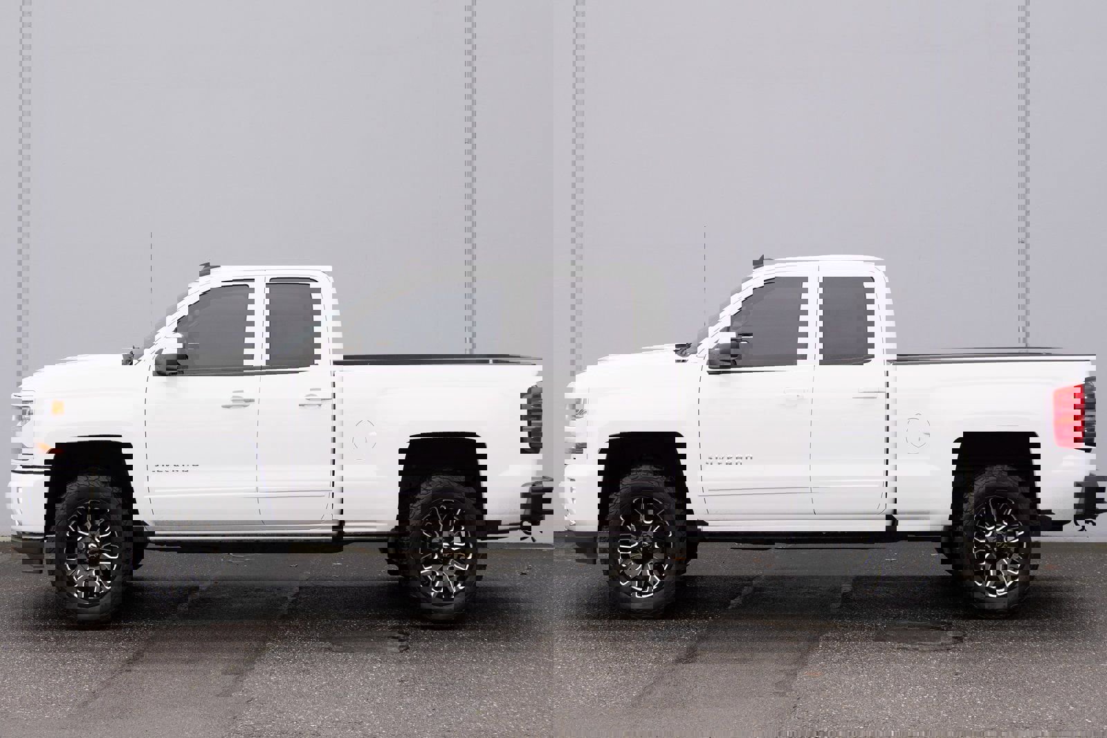 Used 2018 Chevrolet Silverado 1500 LT image 24