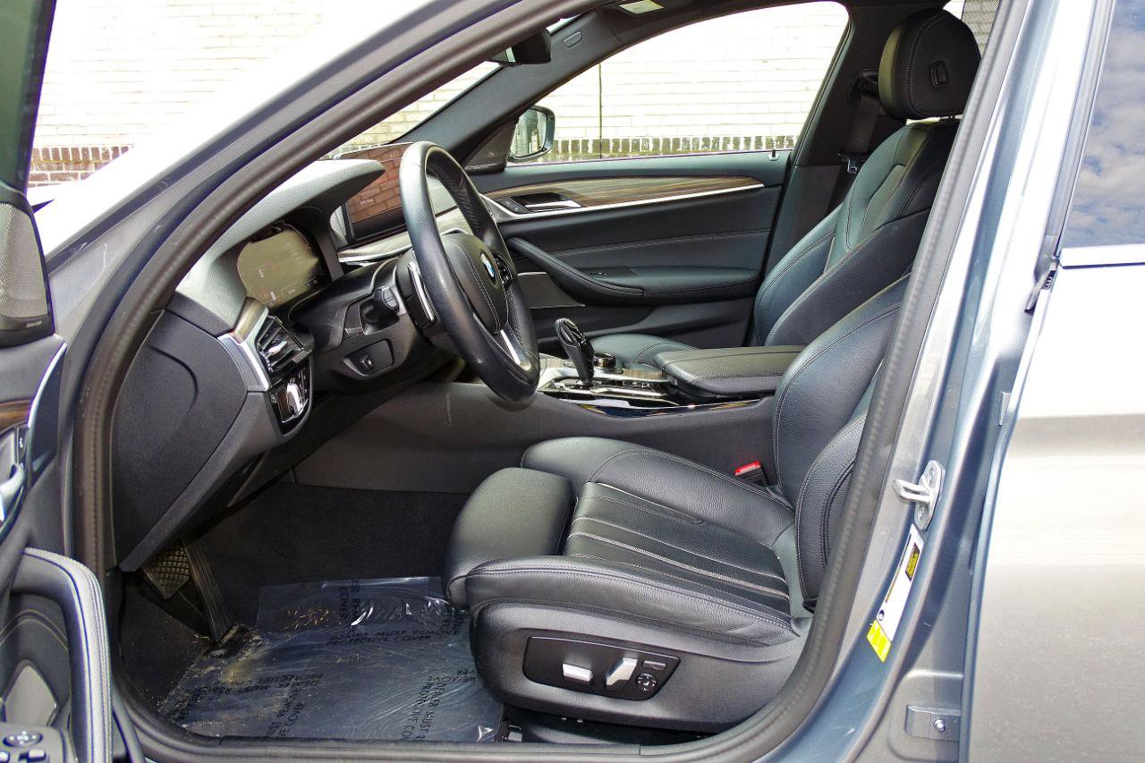Used 2023 BMW 540i w/ Executive Package image 12