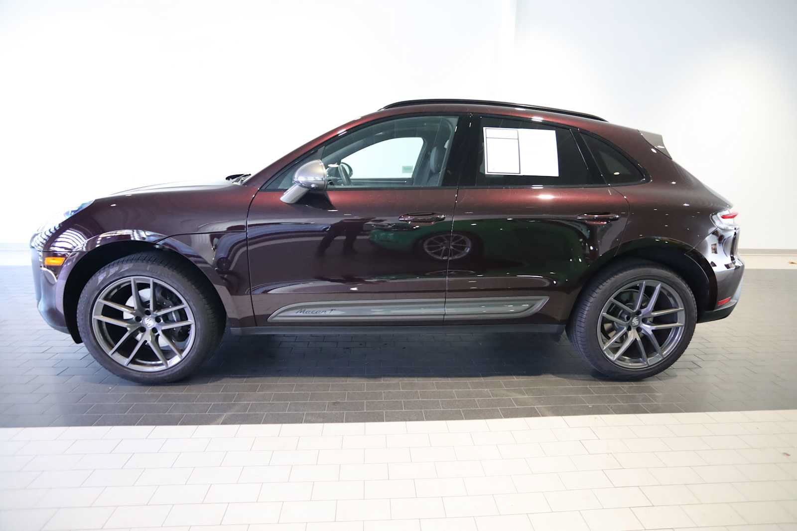 Used 2025 Porsche Macan Turbo AWD/4WD image 2