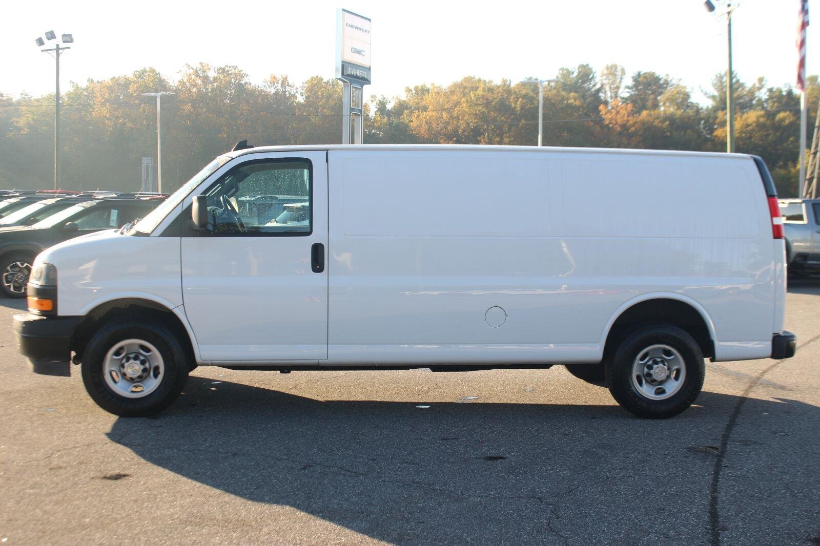 Used 2021 Chevrolet Express 2500 Extended w/ Driver Convenience Package RWD image 4