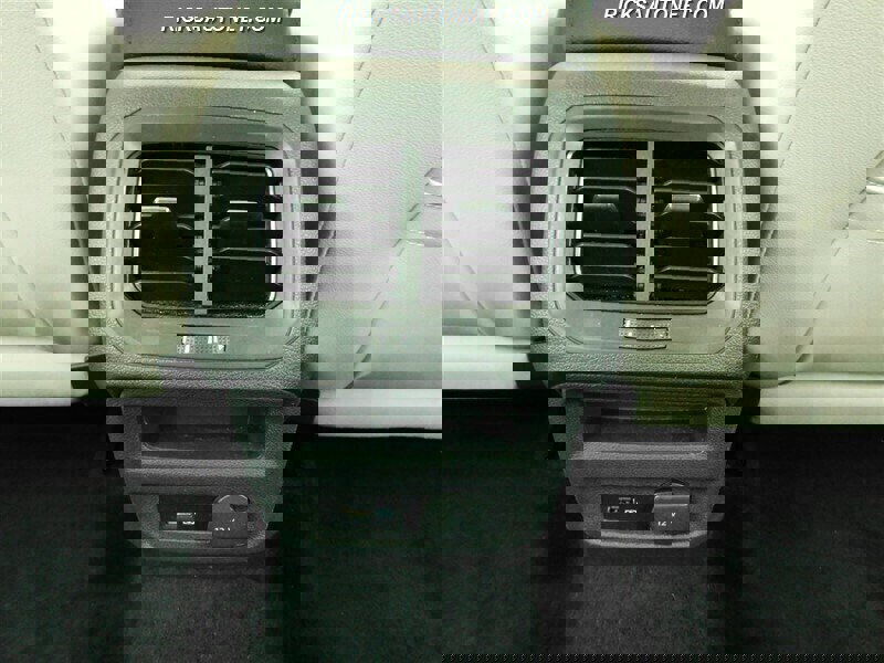 Used 2019 Volkswagen Tiguan SEL image 22