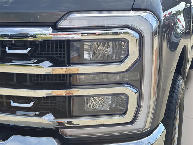 Used 2026 Ford F250 Lariat w/ Lariat Ultimate Package image 6