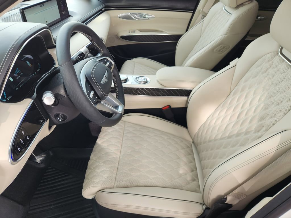 Used 2024 Genesis GV70 3.5T Sport w/ Sport Prestige Package AWD/4WD image 13