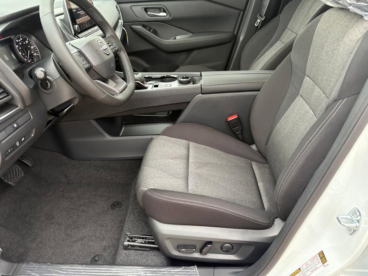 New 2026 Nissan Rogue SV AWD/4WD image 18