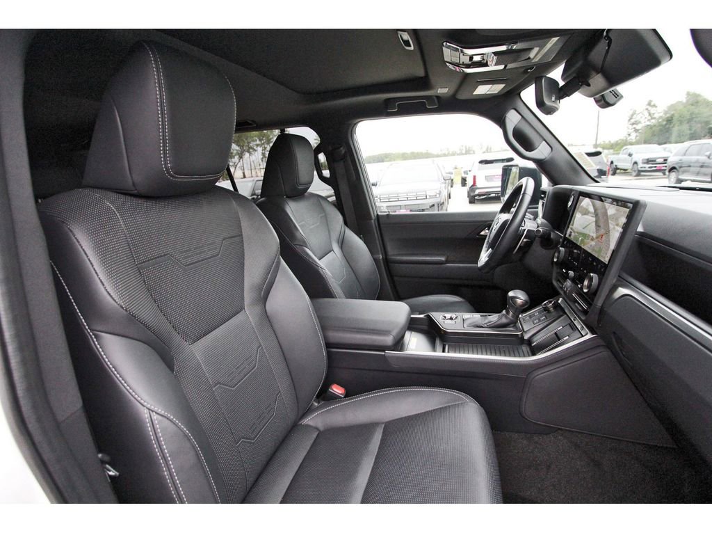 Used 2024 Lexus GX 550 w/ Accessory Package (2T) AWD/4WD image 31