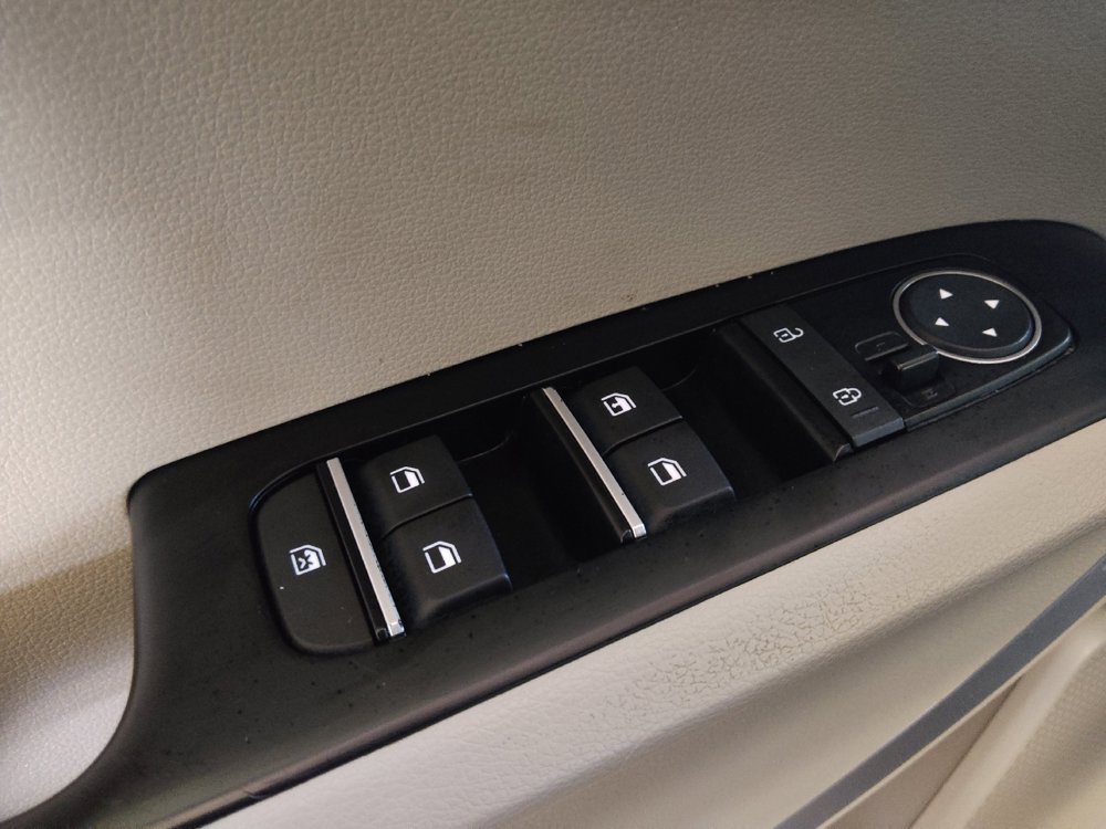 Used 2020 Kia Soul LX FWD image 27