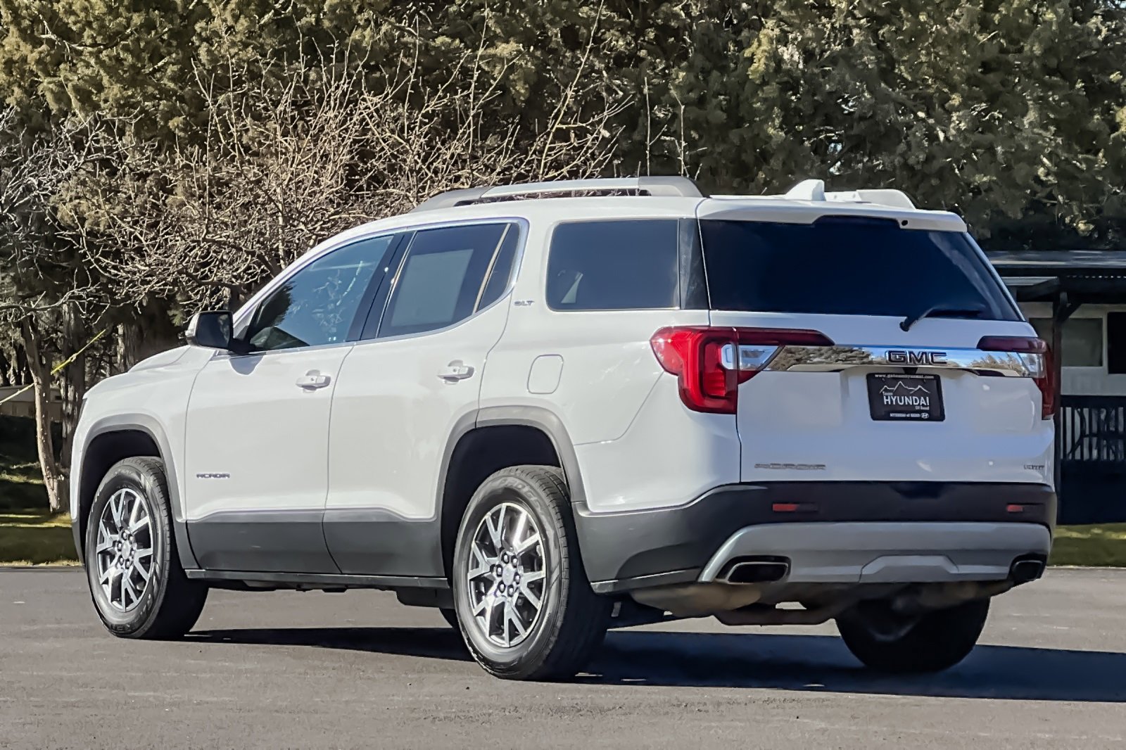 Used 2023 GMC Acadia SLT image 6