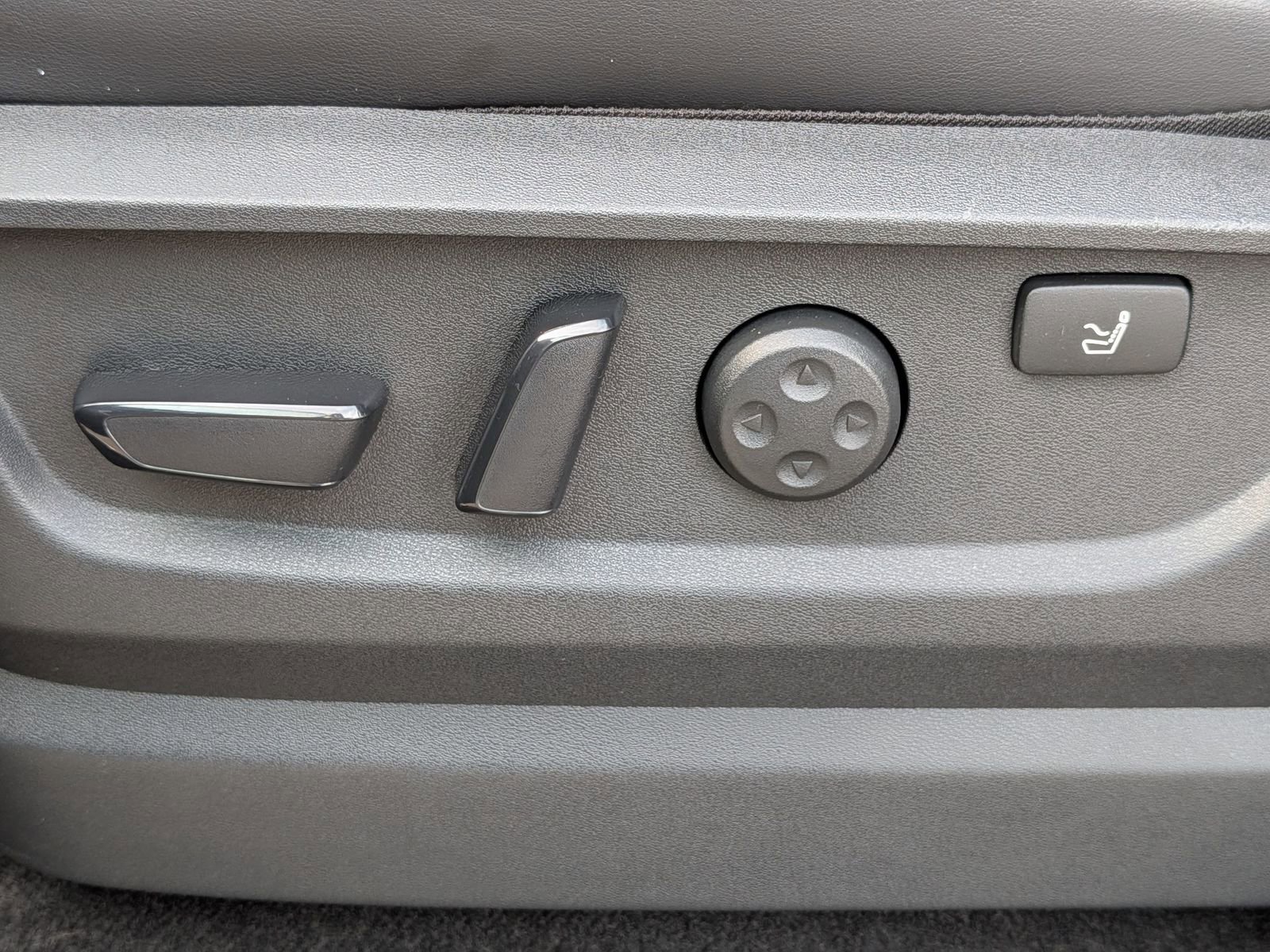 Used 2025 Nissan Armada Platinum Reserve image 16