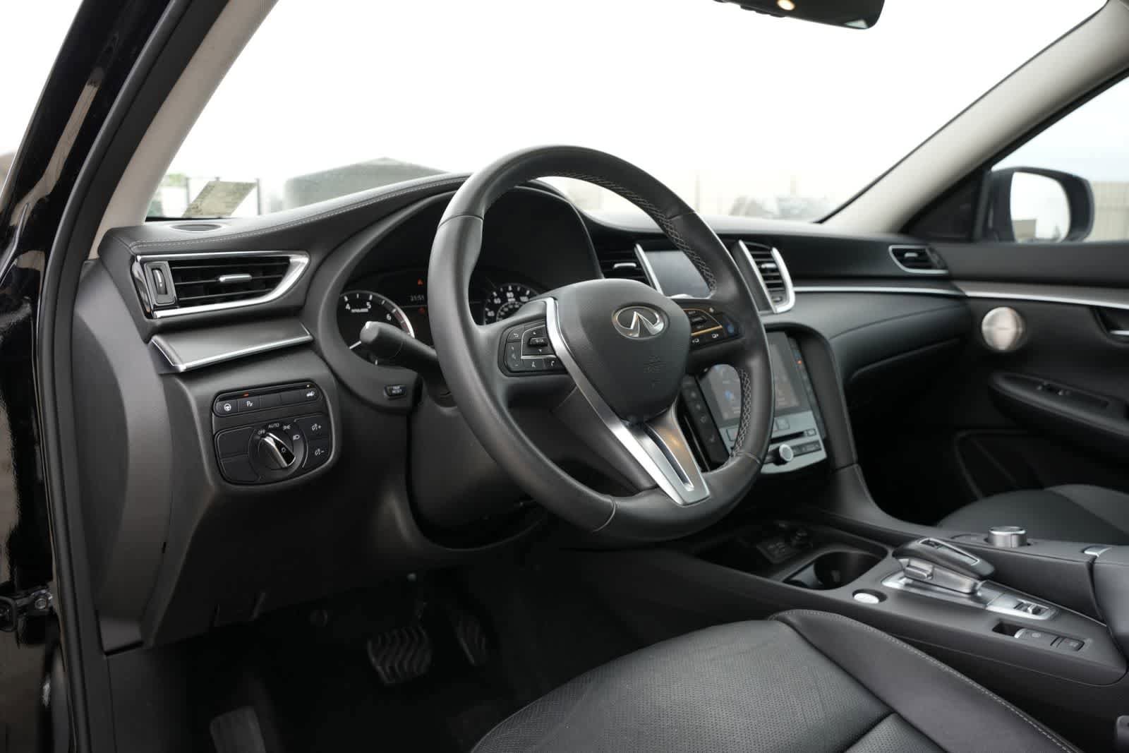 Used 2023 INFINITI QX50 Luxe FWD image 11