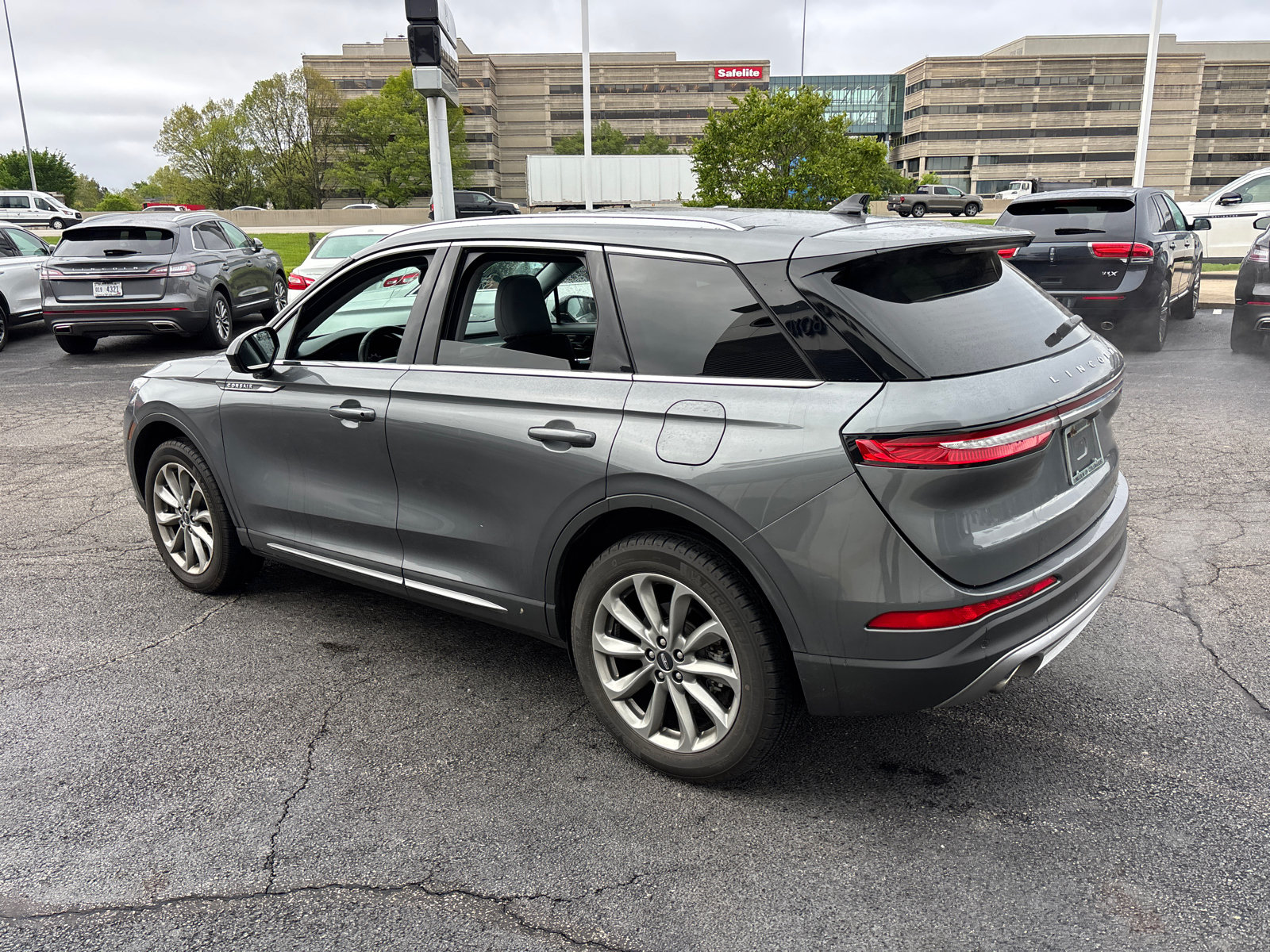 Certified 2022 Lincoln Corsair AWD w/ Premium Package image 5