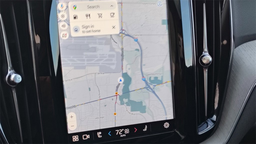 Certified 2025 Volvo XC60 B5 Plus image 19