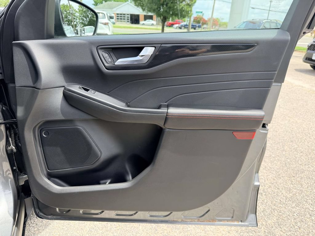 Used 2025 Ford Escape ST-Line AWD/4WD image 11
