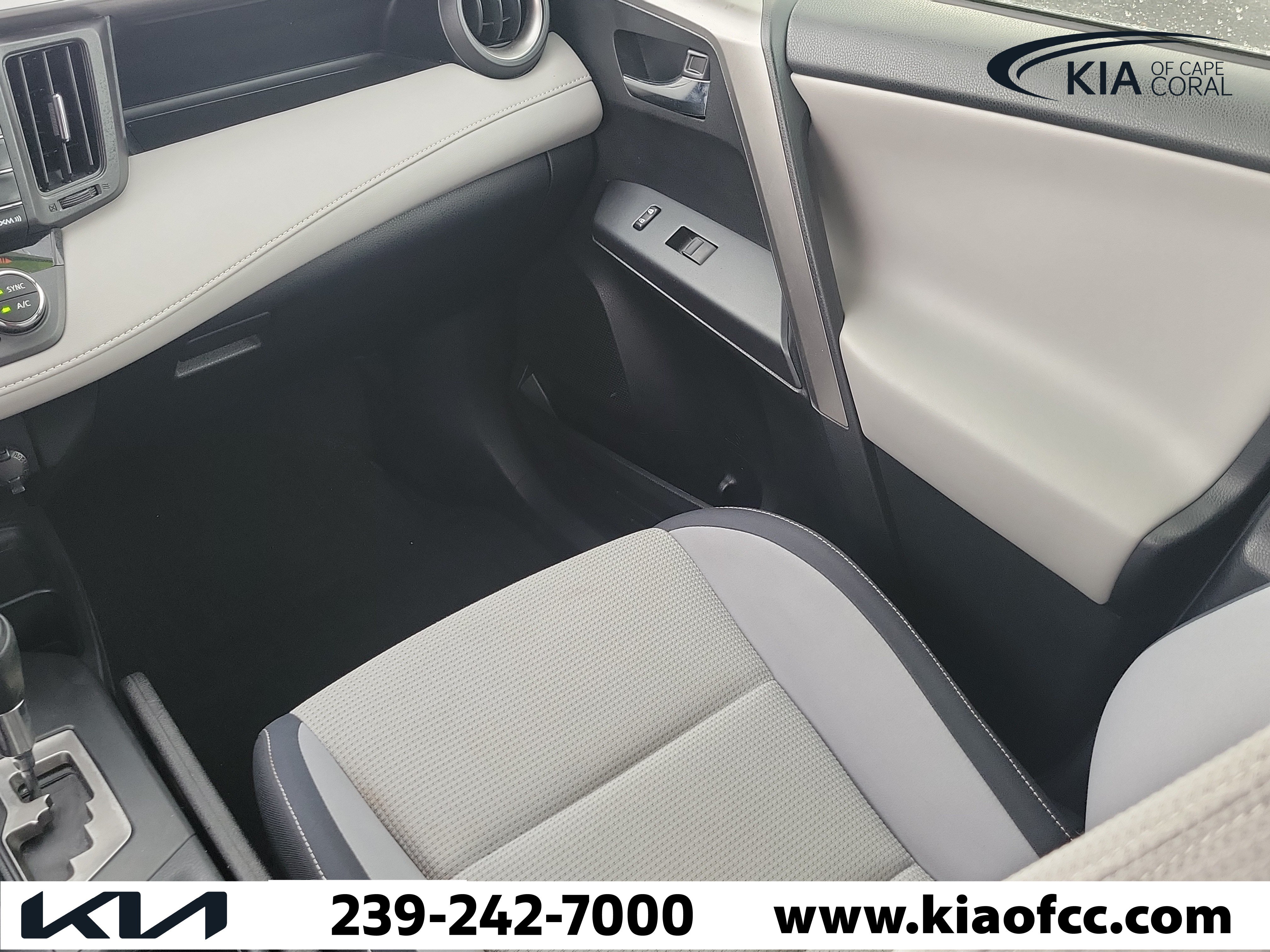 Used 2016 Toyota RAV4 XLE AWD/4WD image 19