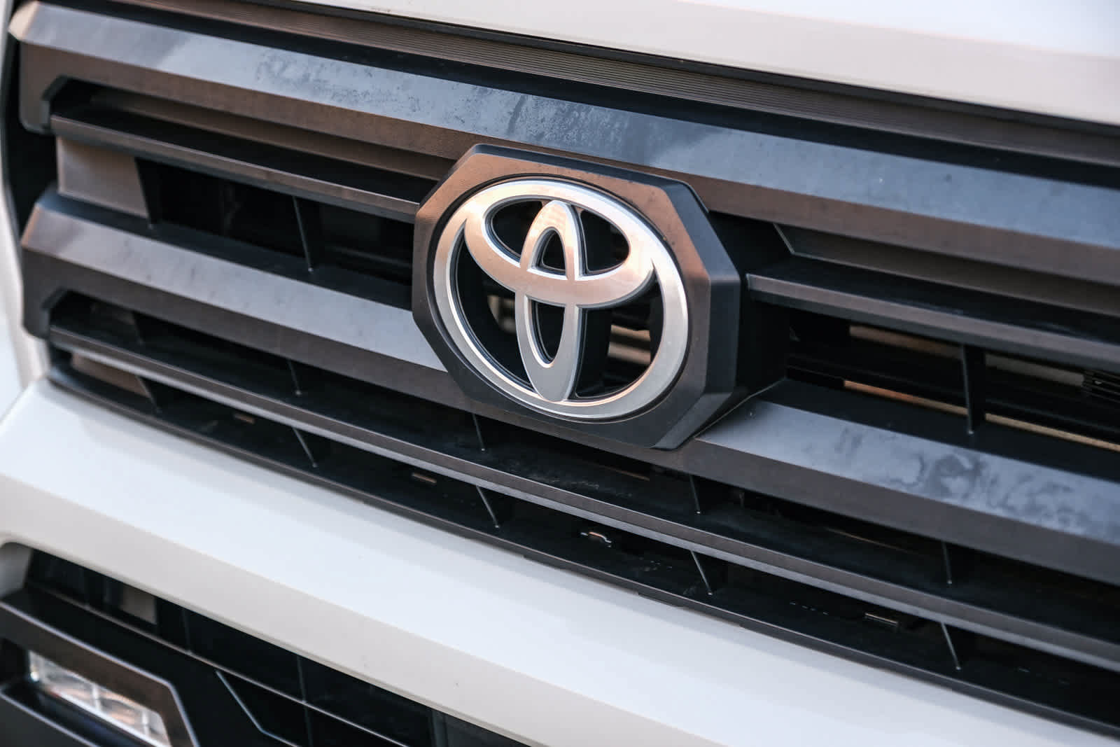 Certified 2024 Toyota Tacoma SR5 AWD/4WD image 13