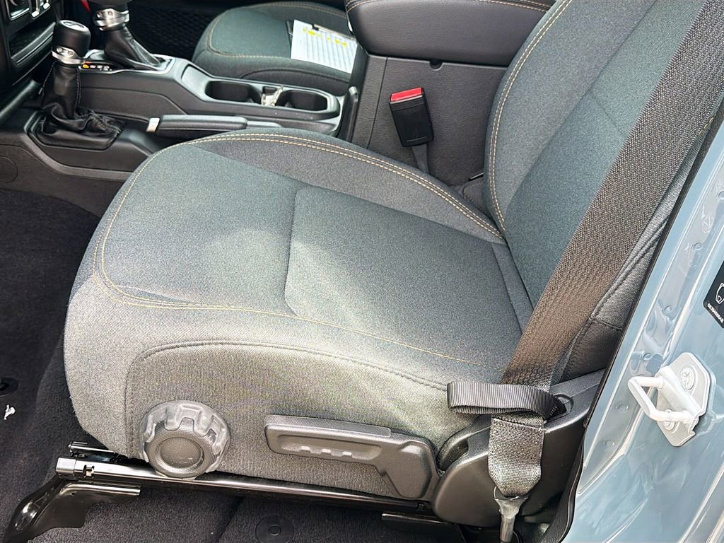 Used 2025 Jeep Wrangler Unlimited Sahara image 21