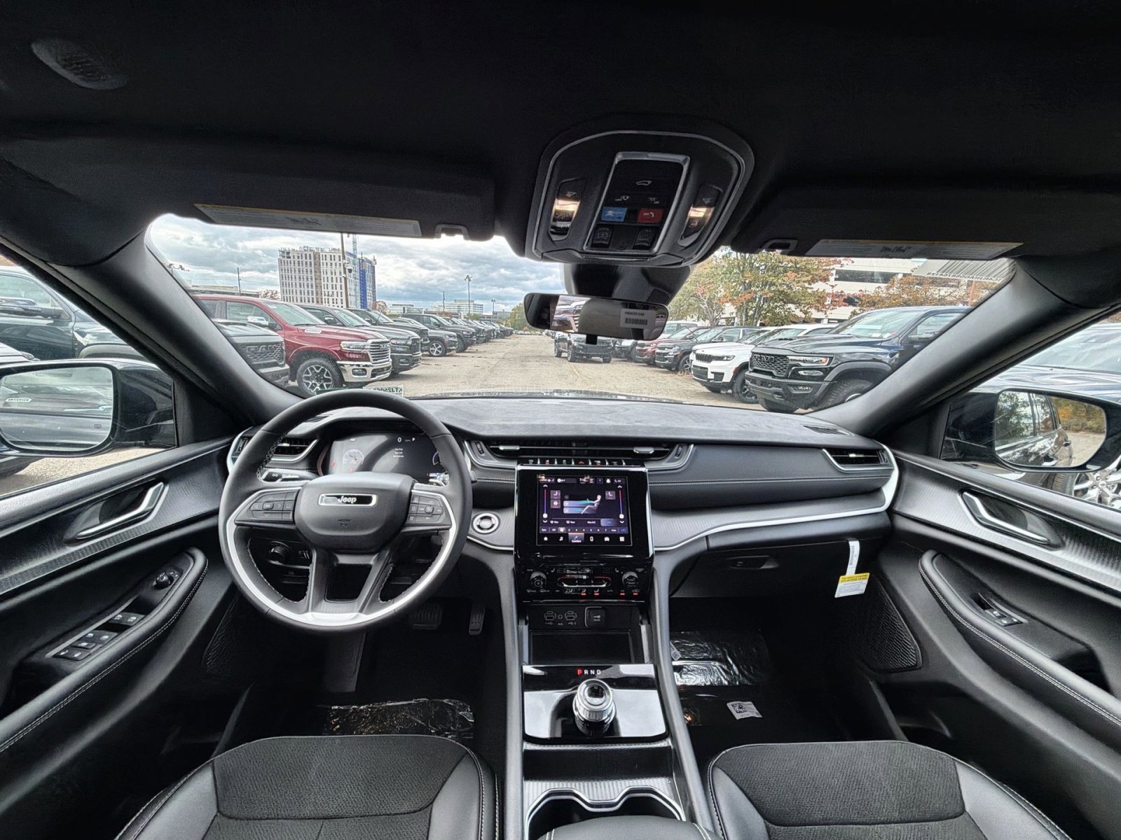 New 2025 Jeep Grand Cherokee Laredo image 22