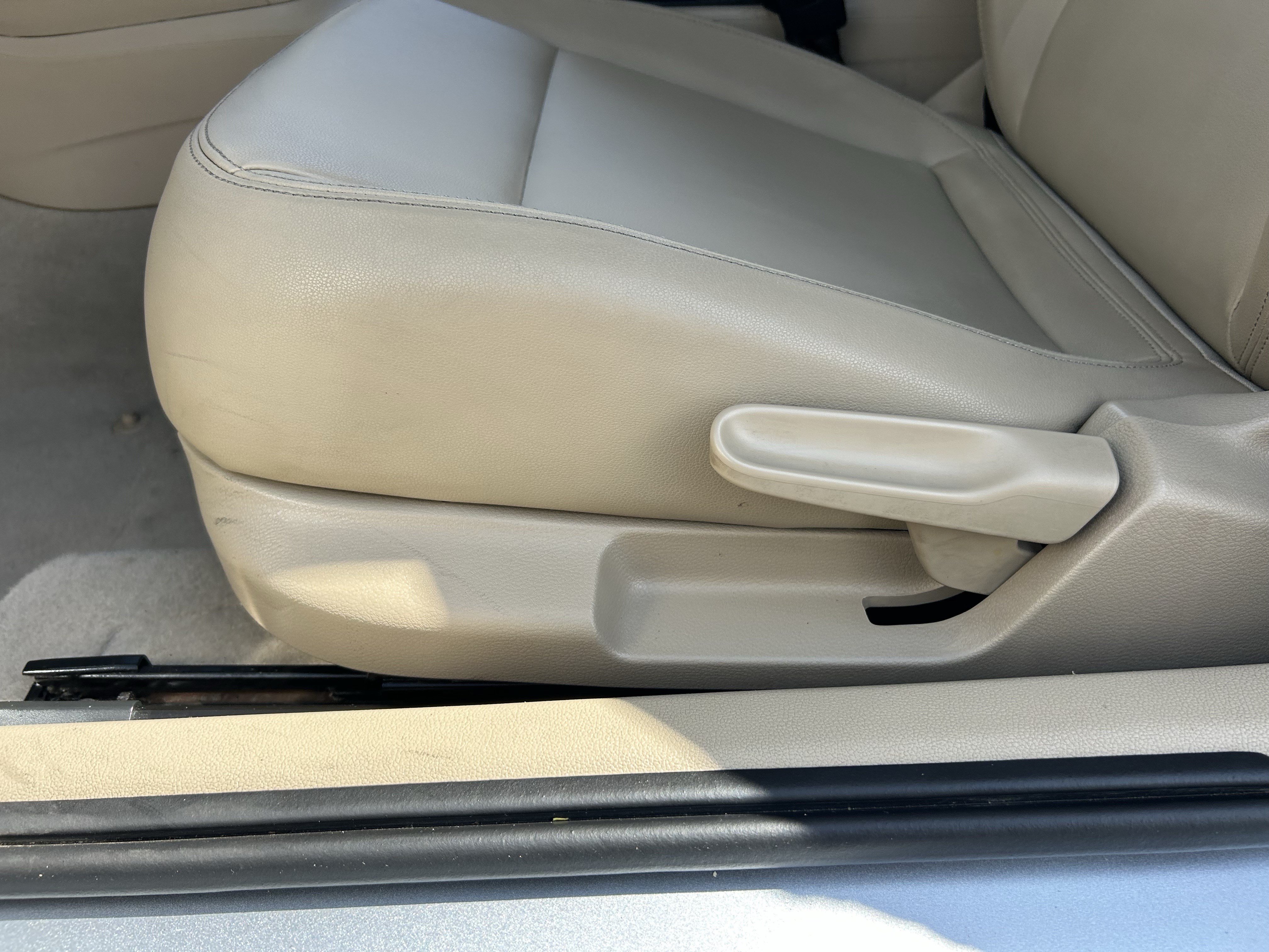 Used 2014 Volkswagen Beetle TDI FWD image 19