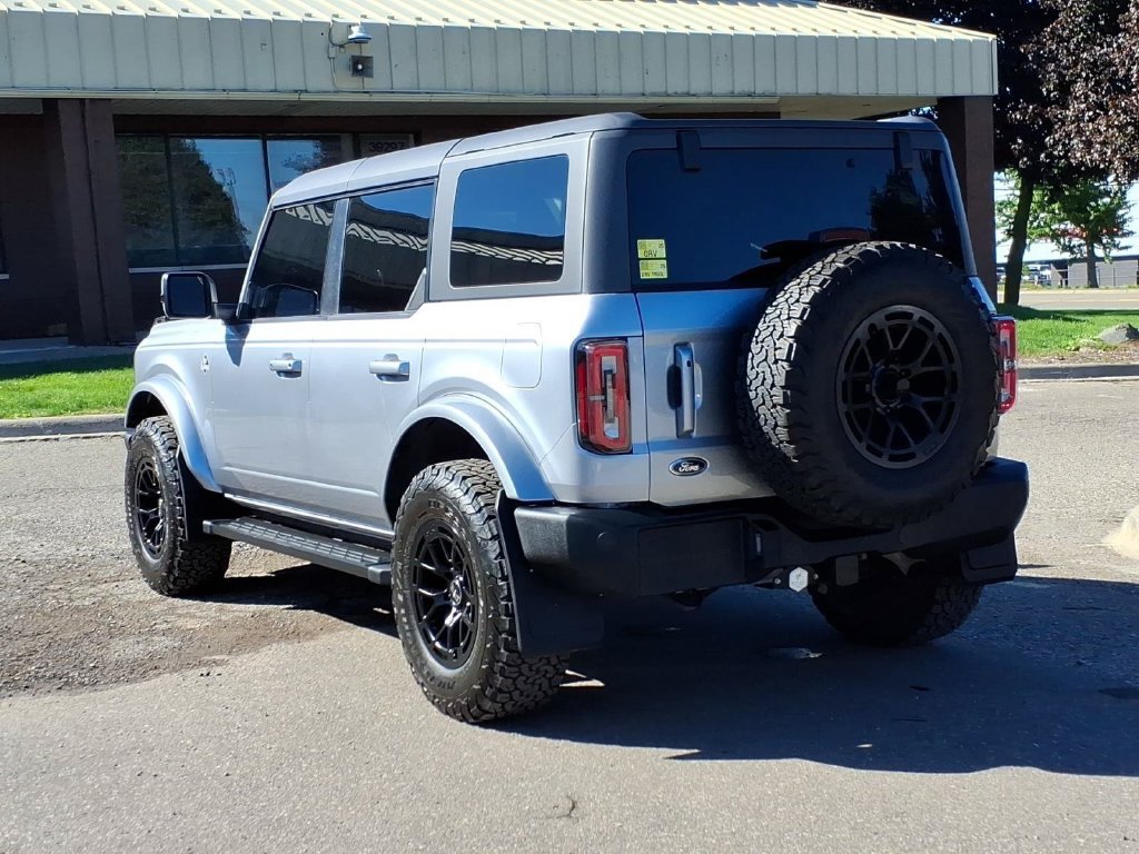 Used 2023 Ford Bronco Outer Banks AWD/4WD image 3