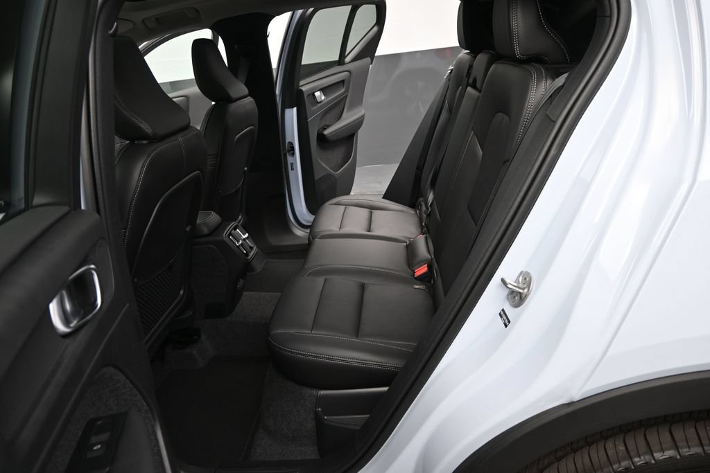New 2026 Volvo XC40 B5 Plus w/ Climate Package AWD/4WD image 14
