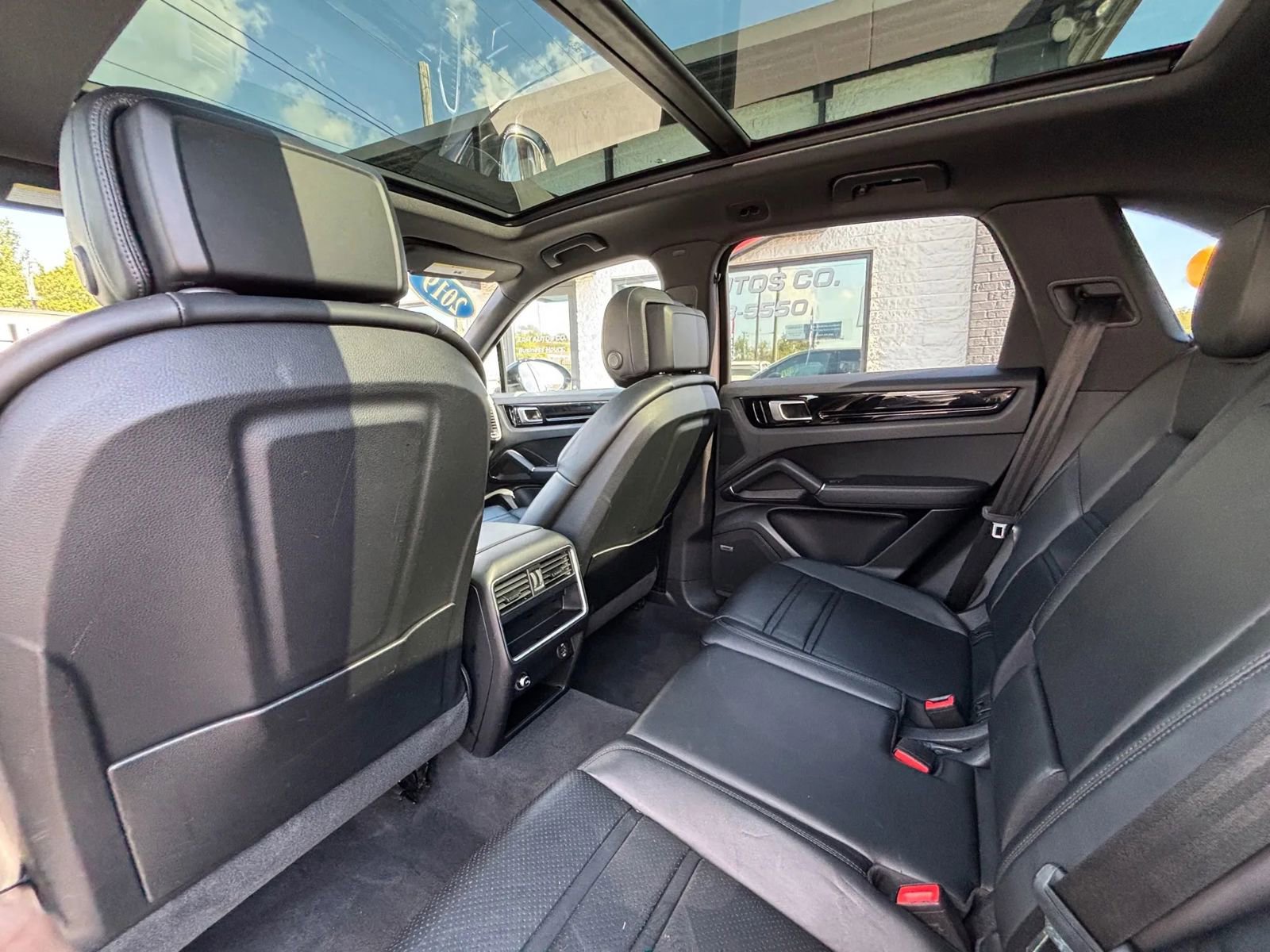 Used 2019 Porsche Cayenne S image 37