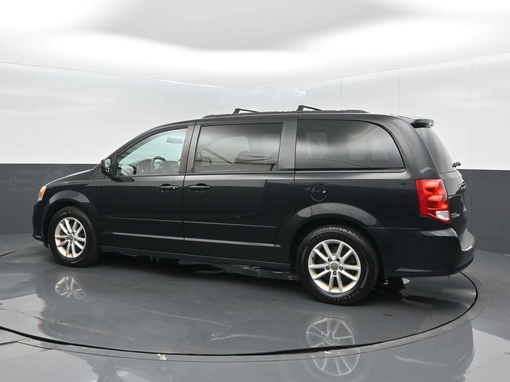 Used 2016 Dodge Grand Caravan SXT FWD image 2