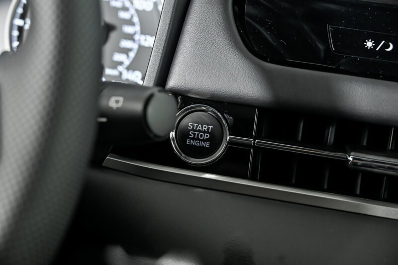 New 2026 Mitsubishi Outlander LE FWD image 21