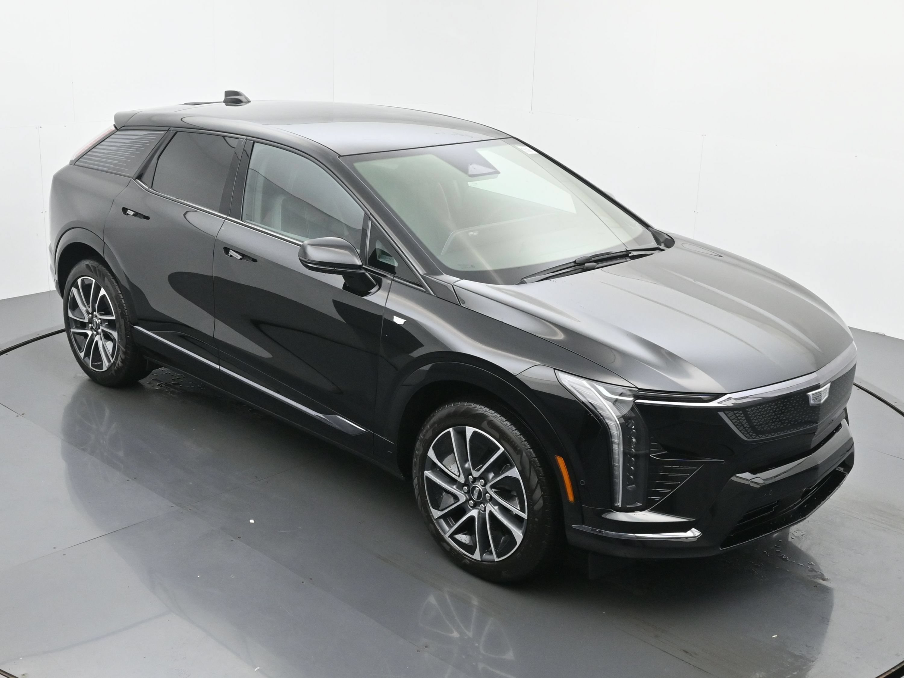 New 2026 Cadillac Optiq Sport 1 w/ LPO, Floor Liner Package AWD/4WD image 29