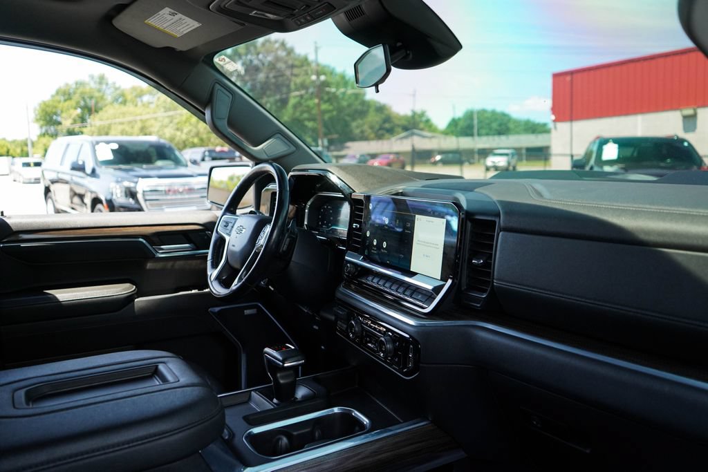 Used 2022 Chevrolet Silverado 1500 LT Trail Boss w/ LT Trail Boss Premium Package AWD/4WD image 13