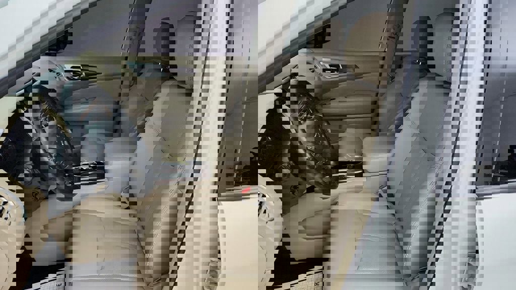 Used 2019 Nissan Pathfinder Platinum w/ Cargo Package image 22