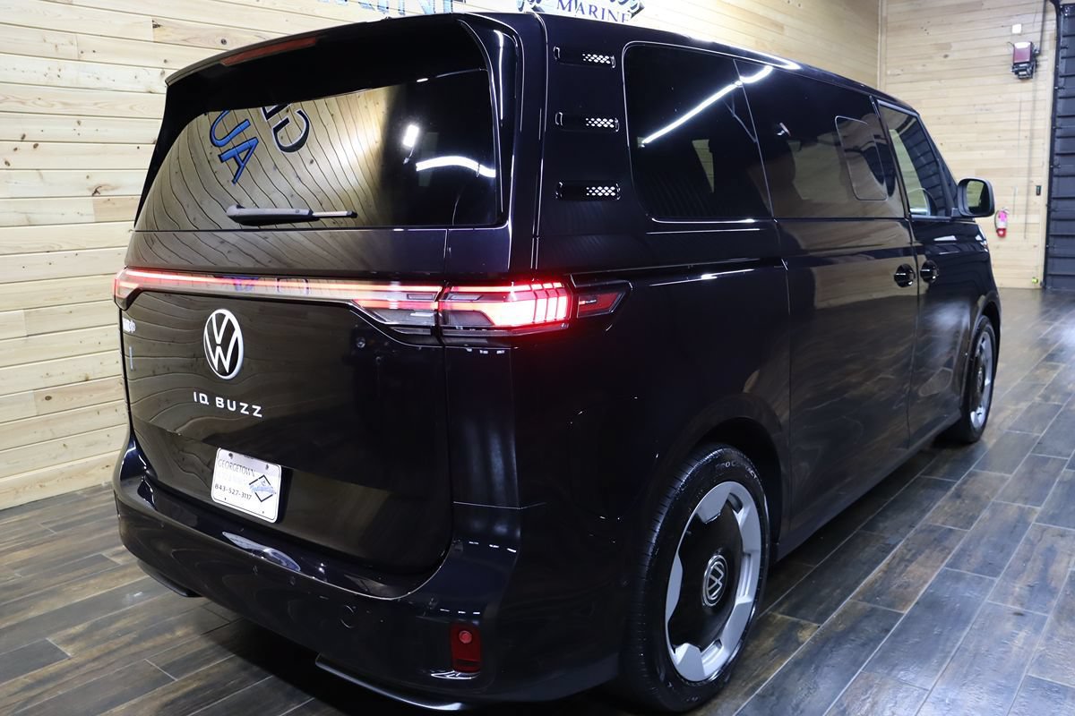 Used 2025 Volkswagen ID. Buzz Pro S RWD image 5