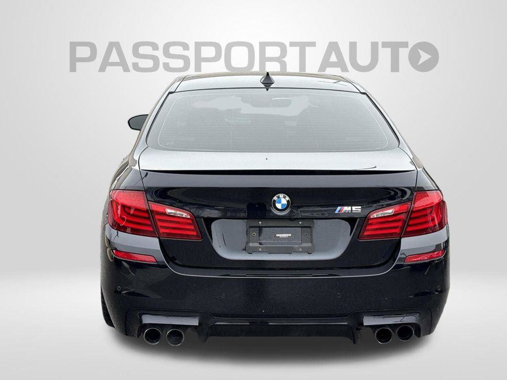 Used 2013 BMW M5 RWD image 3