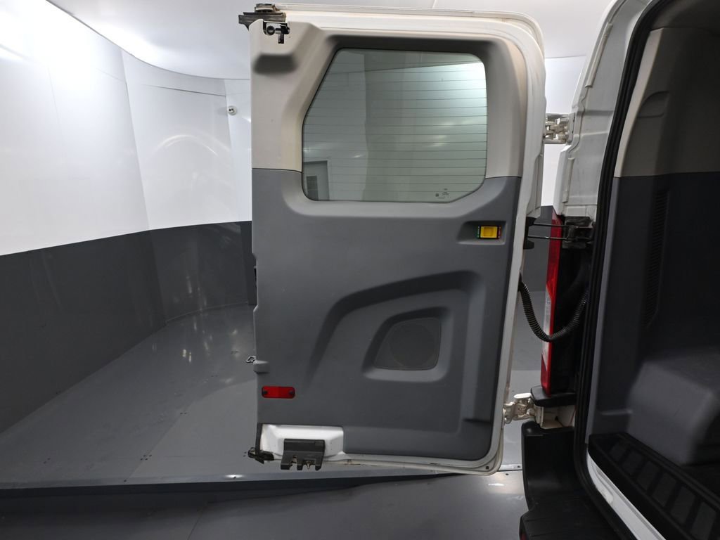 Used 2017 Ford Transit 350 XLT image 35