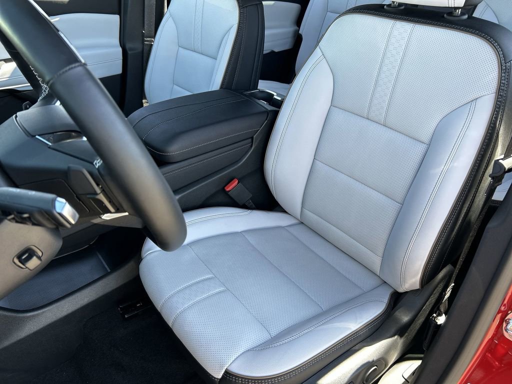 Used 2026 Chevrolet Traverse High Country FWD image 19