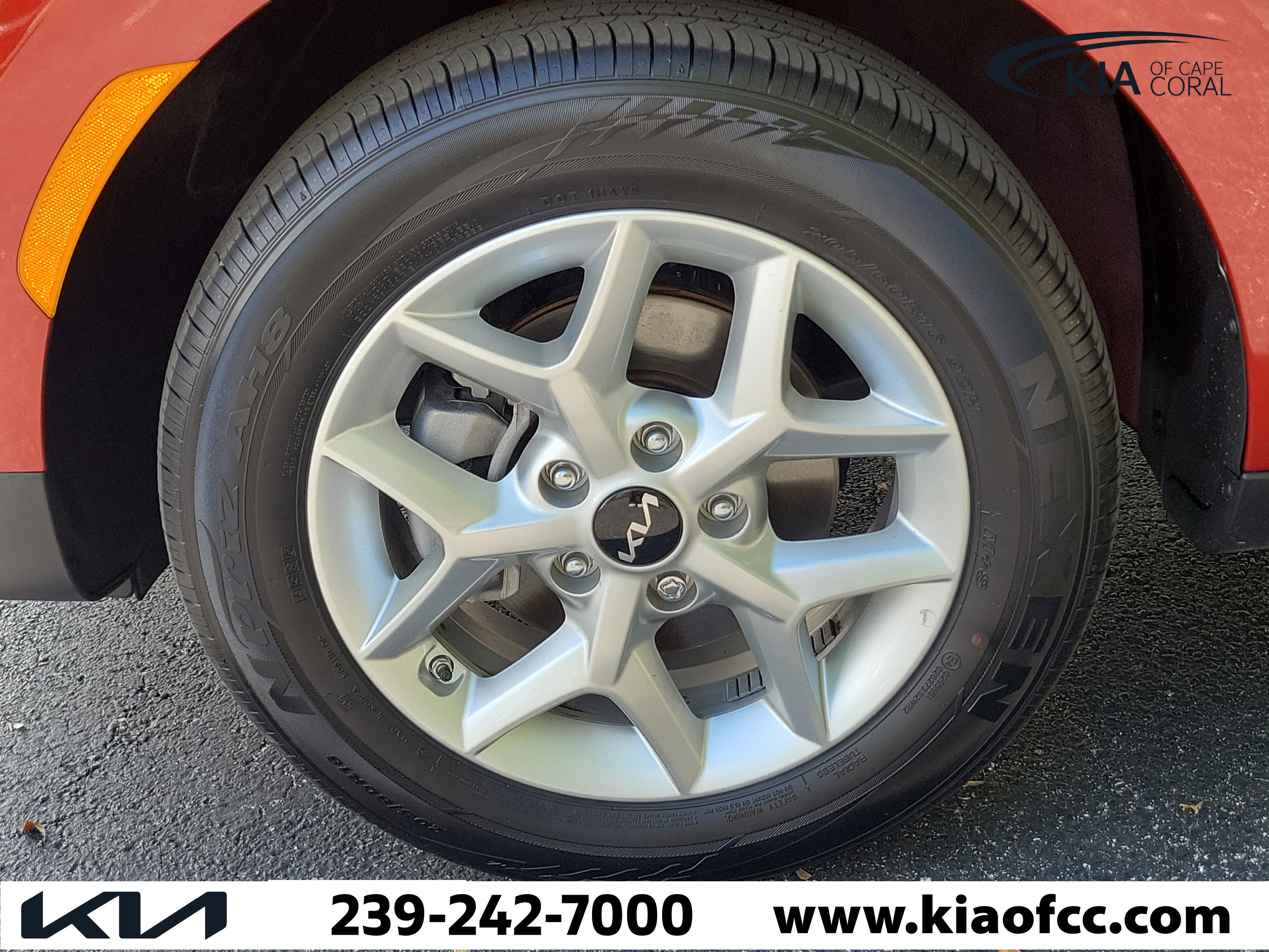 Certified 2025 Kia Soul LX w/ LX Technology Package image 6