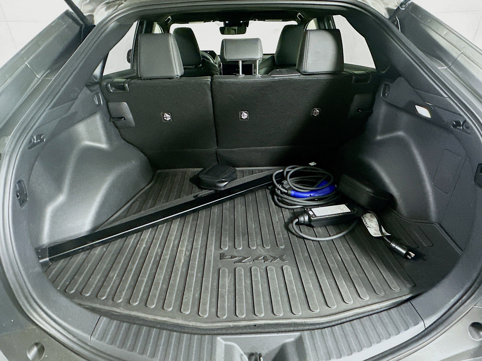 Used 2023 Toyota bZ4X XLE w/ Weather Package FWD image 27