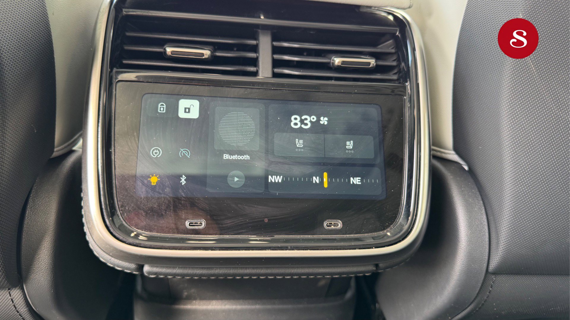 Used 2024 Rivian R1S Adventure image 23