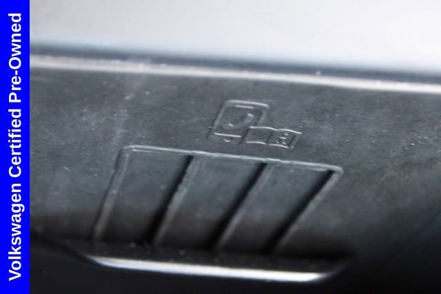 Used 2025 Volkswagen Tiguan SE image 40