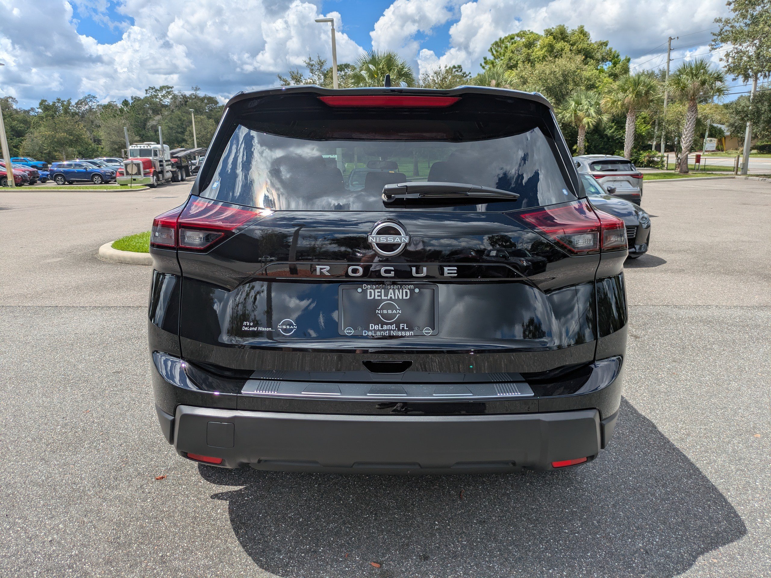 New 2026 Nissan Rogue SV FWD image 5