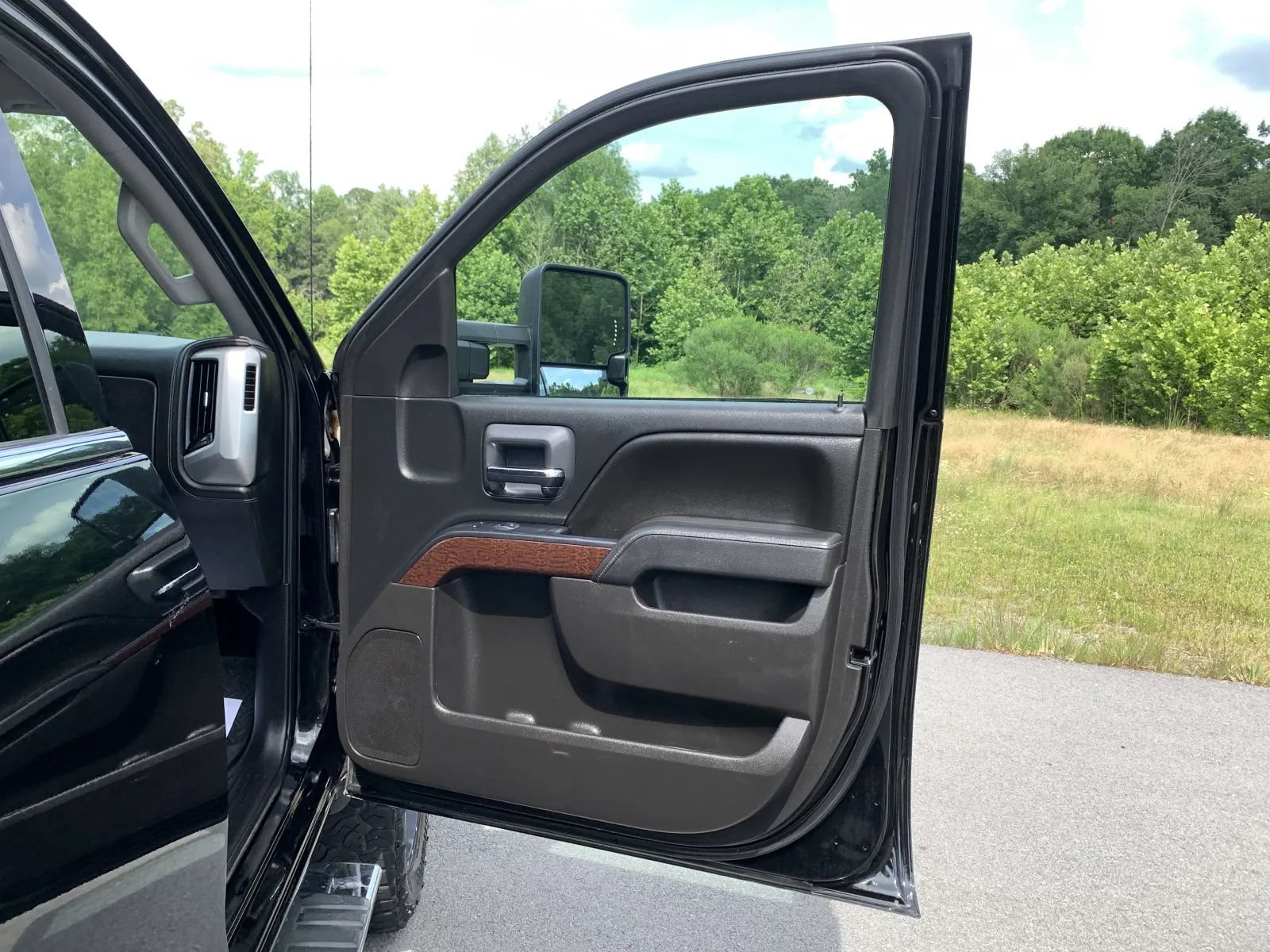 Used 2016 GMC Sierra 2500 SLE AWD/4WD image 28