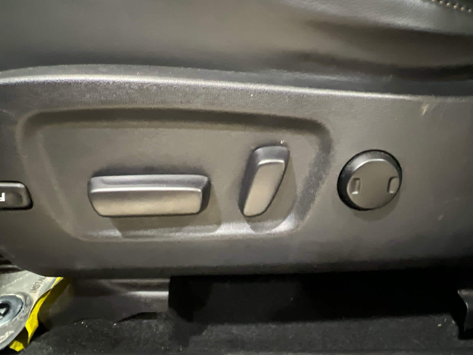 Used 2019 Toyota Highlander XLE w/ Carpet Mat Package (TMS) image 14